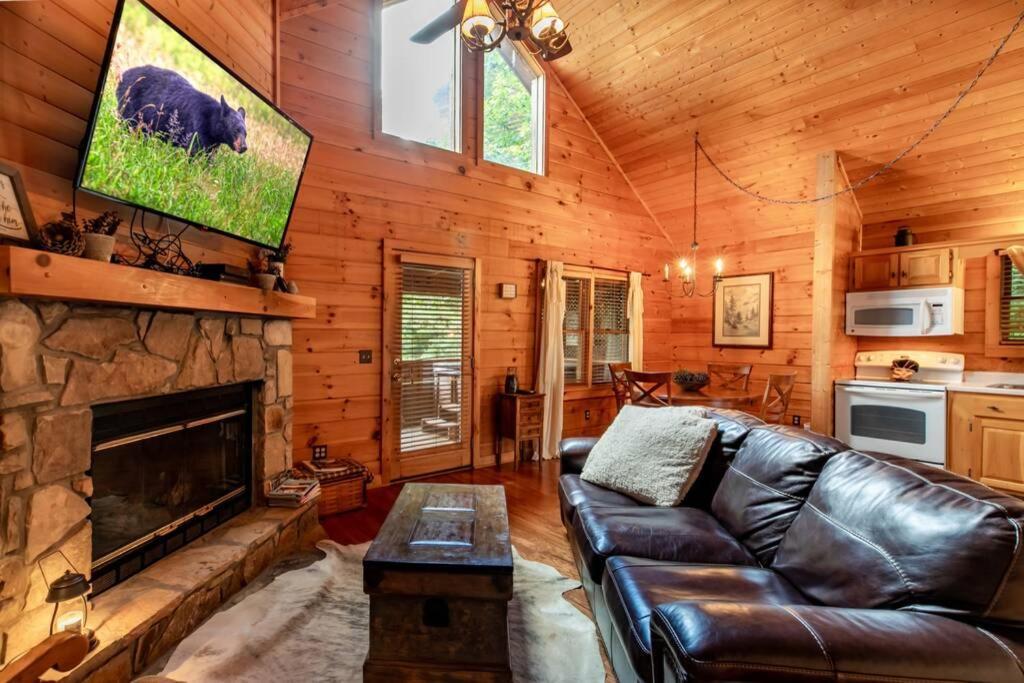 Nice View Fireplace, Hot Tub, Porch Bed, Private Sevierville Eksteriør billede