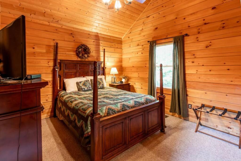 Nice View Fireplace, Hot Tub, Porch Bed, Private Sevierville Eksteriør billede