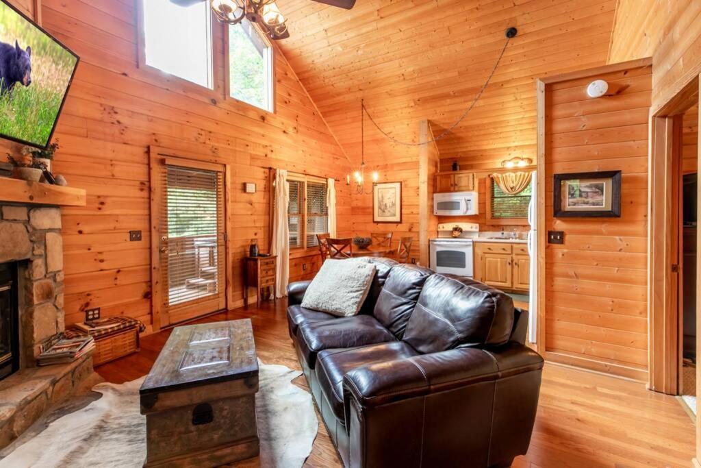 Nice View Fireplace, Hot Tub, Porch Bed, Private Sevierville Eksteriør billede