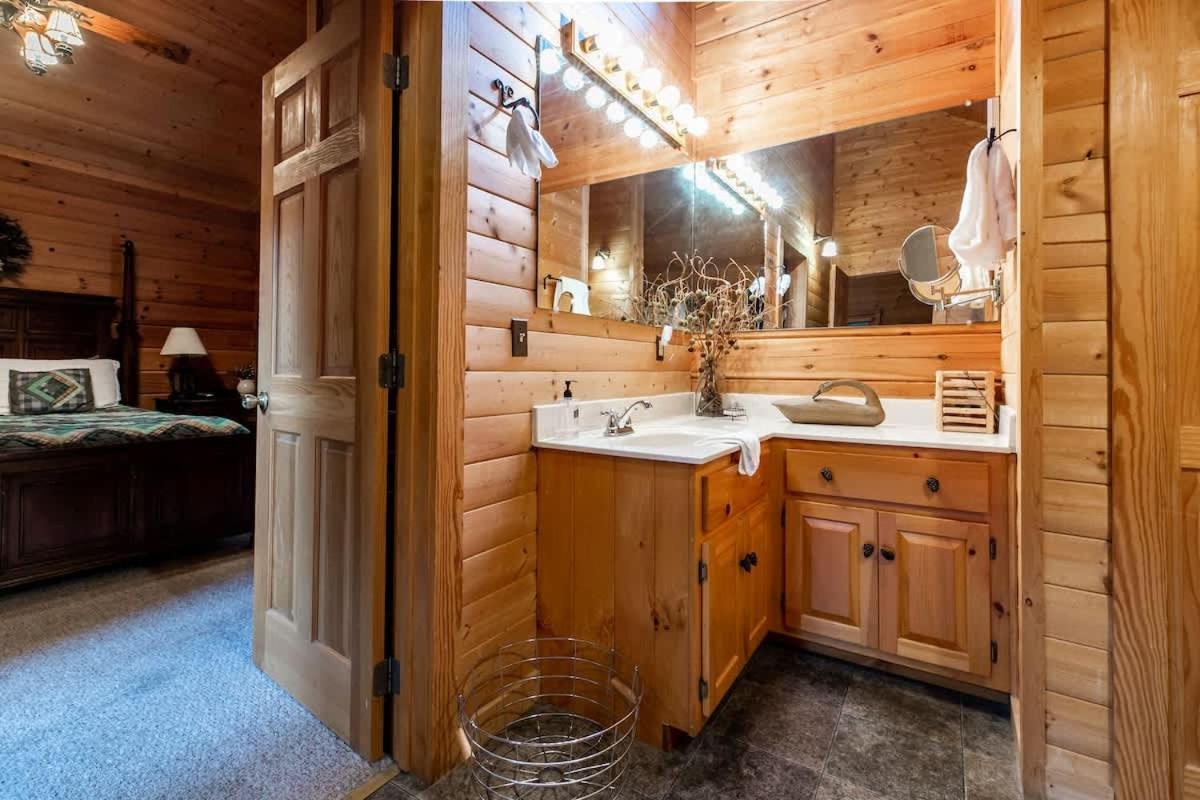 Nice View Fireplace, Hot Tub, Porch Bed, Private Sevierville Eksteriør billede