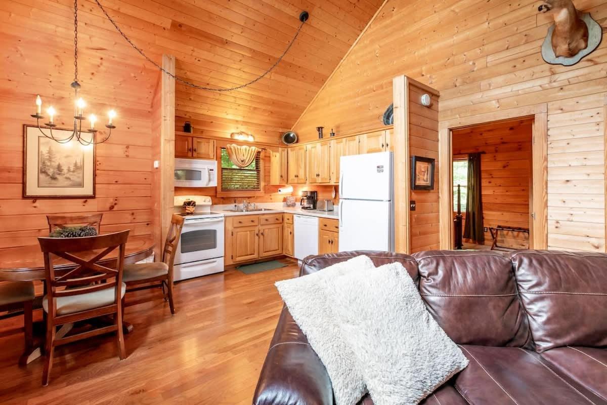 Nice View Fireplace, Hot Tub, Porch Bed, Private Sevierville Eksteriør billede