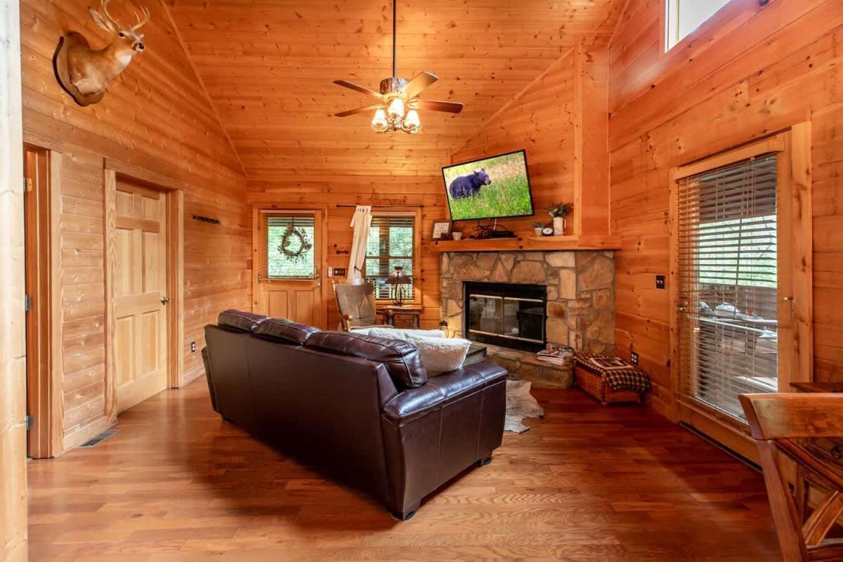 Nice View Fireplace, Hot Tub, Porch Bed, Private Sevierville Eksteriør billede