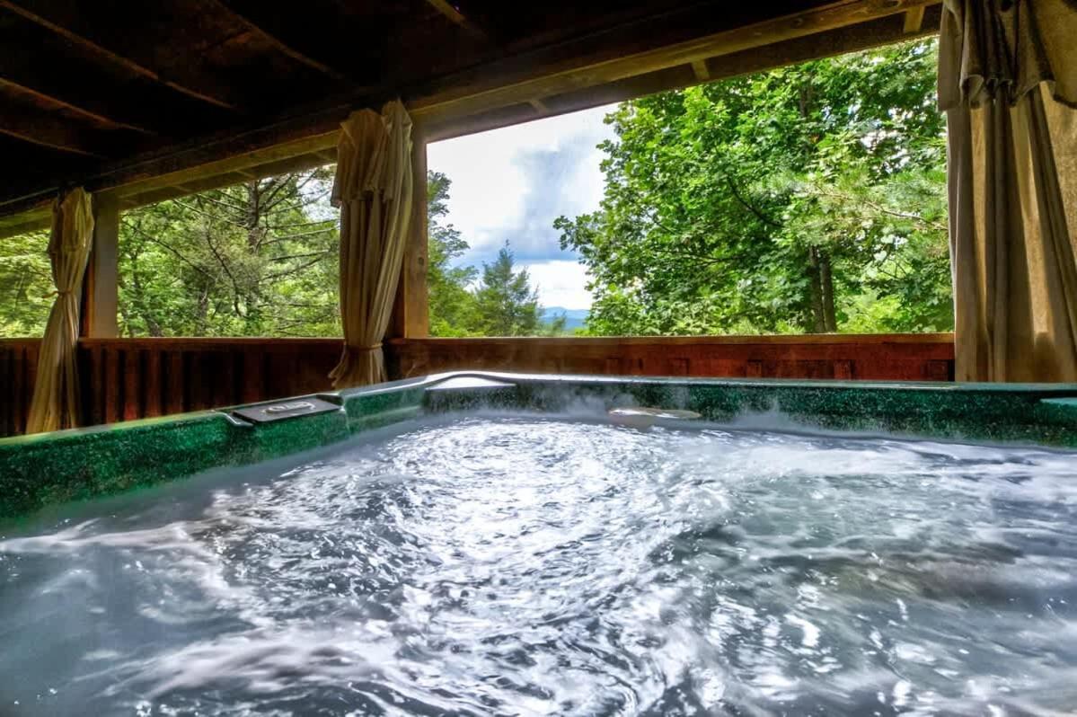 Nice View Fireplace, Hot Tub, Porch Bed, Private Sevierville Eksteriør billede